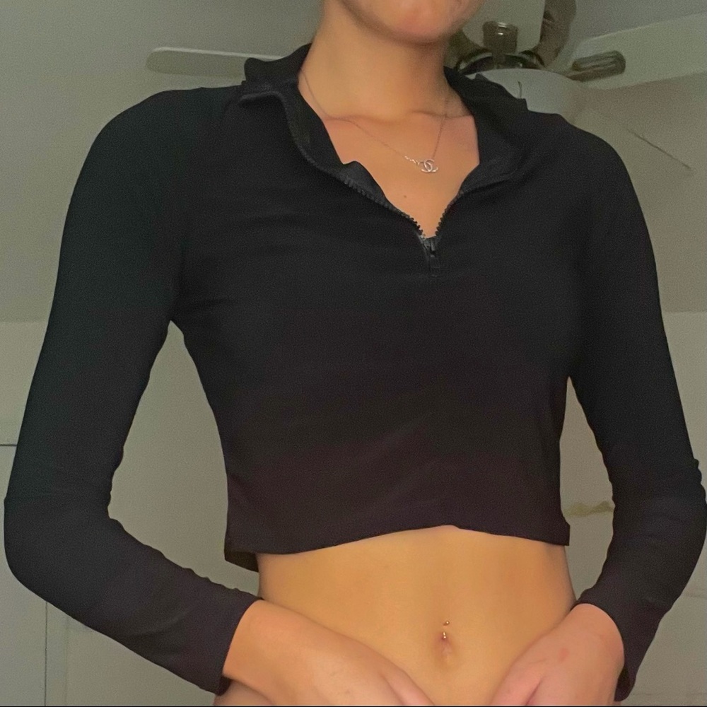 Black Long Sleeve Crop Top Zip-up